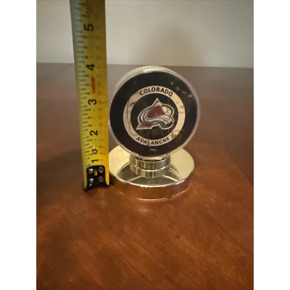 Vtg Colorado Avalanche Signed Hockey Puck Display Stand NHL Collectible
